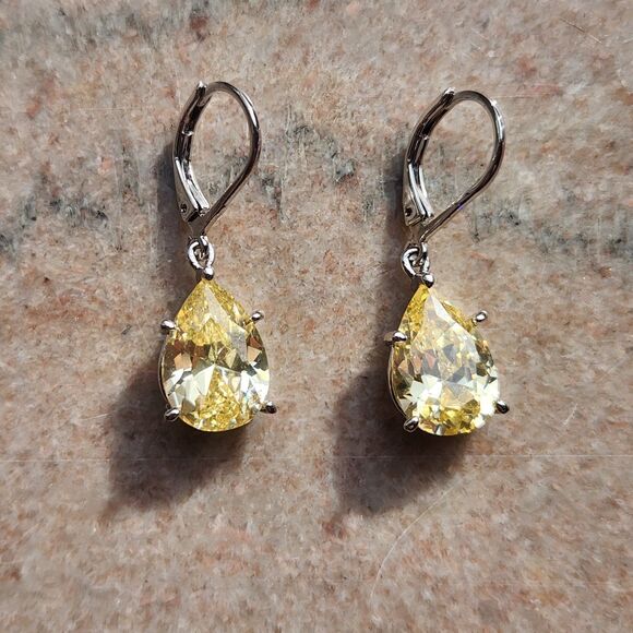 Simulated Canary Diamond Teardrop Earrings Elizabeth Taylor Mark Faceted Jewelry - Picture 2 of 8